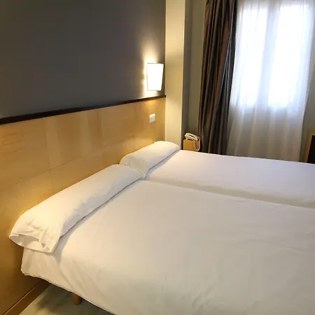 Hotel Alda Entrearcos Burgos