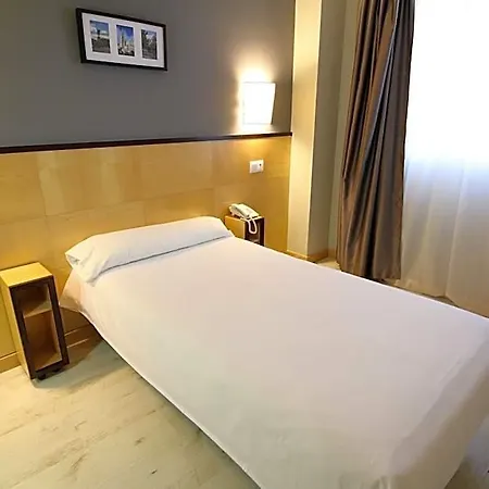Alda Entrearcos Hotel *