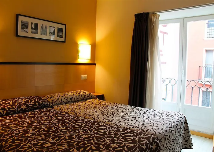 阿尔达恩特雷亚哥斯酒店 *